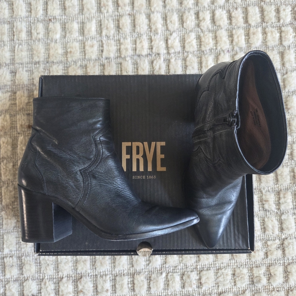 Frye Flynn Western Ankle Boots